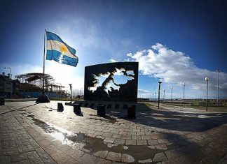 Claudio Avruj: “El 2 de abril el Presidente hará un homenaje con los familiares en Olivos”