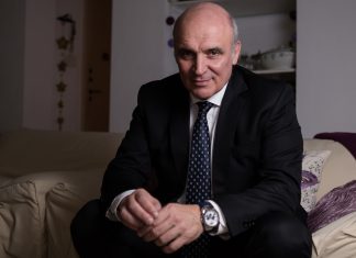 José Luis Espert: “Lo de Carrió es todo fuera de lugar”