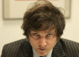Javier Milei: “Estar dolariado lo único que te asegura es que los políticos no te afanen”