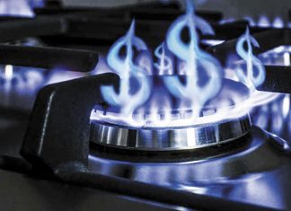 Alejandro Amor en contra de la resolución que obliga a los usuarios a pagar un plus por devaluación