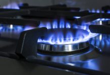 El secretario de energía aseguró que “no va a faltar gas en los domicilios”