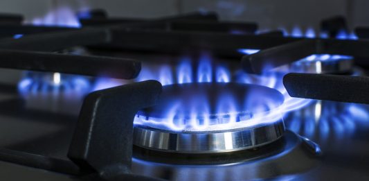 El secretario de energía aseguró que “no va a faltar gas en los domicilios”