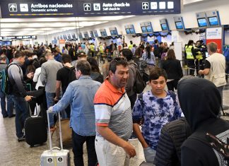 “Por democratizar el espacio aéreo, algunos pierden poder y no quieren que los pasajeros viajen mejor”