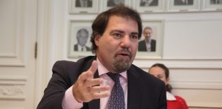 En Los Apuntes del Día, “la mosca en la sopa” por Claudio Zuchovicki