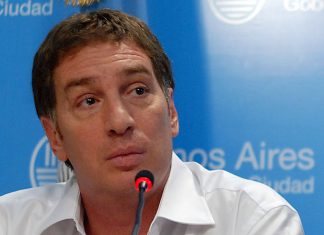Diego Santilli confirmó que se implementarán las pistolas Taser en los subtes