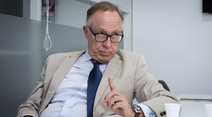Guillermo Nielsen: “Una forma de retomar la confianza es un cambio en el gabinete”