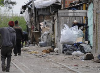 “Muchos chicos quieren dejar la escuela para trabajar y ayudar a la familia”
