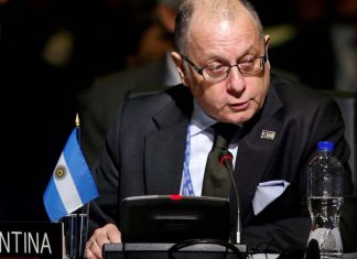 El Canciller Faurie no descartó que el Grupo de Lima intervenga militarmente Venezuela
