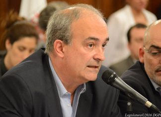 Eduardo Macchiavelli: “Entre hoy y mañana se normalizará la recolección de basura en la Ciudad”