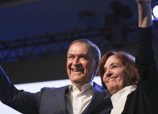 “Hoy en día están todos al lado de Schiaretti para ver cuándo lo llaman”