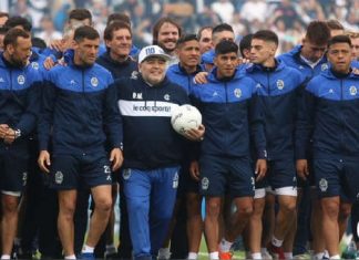 Carlos Castagneto: “Maradona, con sus virtudes y defectos, es una motivación extra”