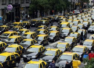 Omar Viviani, jefe del sindicato de taxis: “Nuestra actividad está por desaparecer”