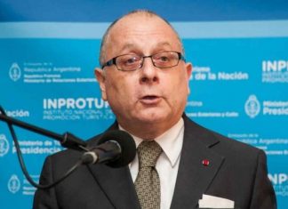 El Gobierno confirmó que comenzaron las tareas para remover los paneles solares en la frontera con Chile