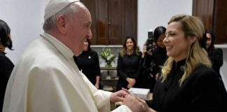 El Papa Francisco recibió a Fabiola Yáñez
