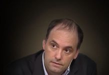 Manuel Adorni: “En Ezeiza había gente con guantes, mamelucos y gorros pero el que te atendía no tenía nada”