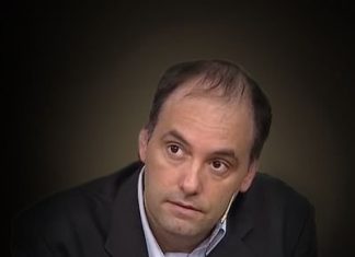 Manuel Adorni: “En Ezeiza había gente con guantes, mamelucos y gorros pero el que te atendía no tenía nada”