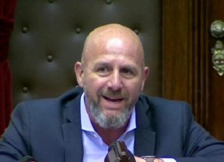 Waldo Wolff: “La propuesta es bajar un 30% del sueldo para los que cobren más de 80 mil”