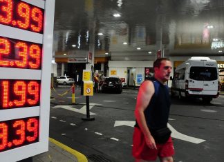 Gabriel Bornoroni: “A los trabajadores de las estaciones de servicio nos dejaron afuera del DNU”