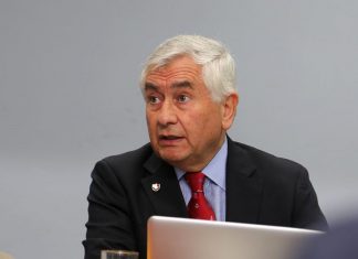 Enrique Paris: “Cada vez que Alberto Fernández se refiere a Chile se equivoca”