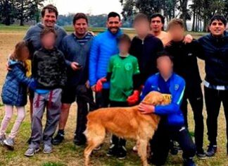 La foto de la polémica: acusan a Tévez de incumplir la cuarentena para jugar un picado de fútbol en Maipú