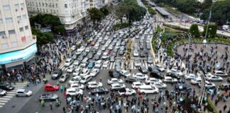 Sebastián Quiroga, organizador del banderazo: “Ayer se vio a gente pidiendo por una Argentina digna”