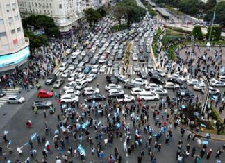 Sebastián Quiroga, organizador del banderazo: “Ayer se vio a gente pidiendo por una Argentina digna”