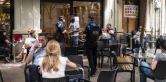 Nuevas medidas en España por rebrotes: se prohibió fumar en la calle y cerraron discotecas y bares