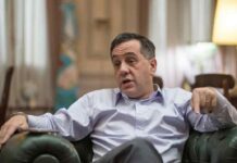 Alejandro Finocchiaro: “Hoy lo revolucionario es que haya clases”