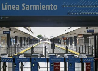 Cierre del Tren sarmiento: “Habrá servicio de colectivos para que la gente regrese a sus hogares”