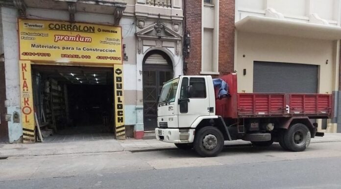 El dueño de una tienda de materiales para la construcción: “El Presidente ve otra realidad”