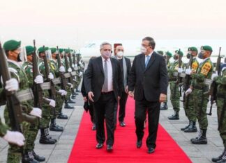 Tras el escándalo del ‘vacuna gate’, Alberto Fernández arribó a México