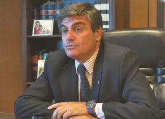 Marcelo Gallo Tagle: “Democracia es defender la Constitución y la división de poderes”
