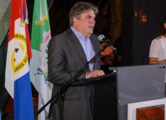 Santa Fe: vacunaron a empleados del ministerio de cultura por “confusión”
