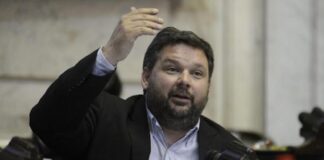 Coronavirus: investigan al diputado de 43 años Santiago Igon, quien figura en la lista de vacunados