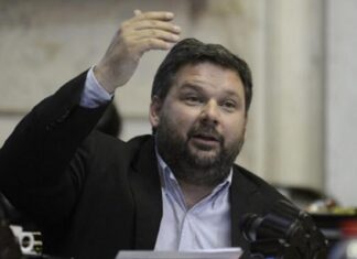 Coronavirus: investigan al diputado de 43 años Santiago Igon, quien figura en la lista de vacunados