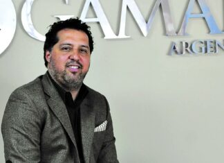 Un empresario le pagó el viaje a sus empleados para que se vacunen en Miami