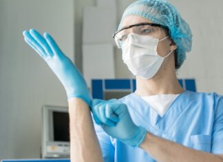 El relato de Karina Ríos, la enfermera del Hospital Militar distinguida por su lucha contra el covid