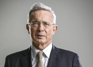 Álvaro Uribe: “Unos políticos quieren ganar las elecciones e imponer que Colombia sea Cuba o Venezuela”