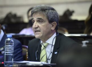 Yedlin: “Estamos dispuestos a ser lo más pragmáticos posible para conseguir cantidad y calidad de vacunas”