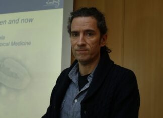 César Muñoz Fontela: “Siempre está el peligro de que las variantes de covid resistan a las vacunas”