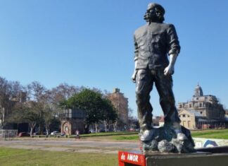 Rosario: un grupo de jóvenes junta firmas para quitarle la ciudadanía ilustre al ‘Che’ Guevara