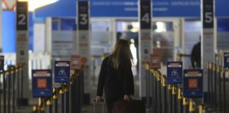 Un abogado presentó un hábeas corpus por los argentinos varados: “El decreto es inconstitucional”