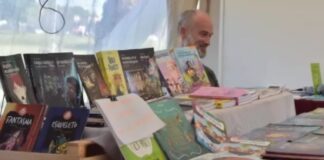 Denuncian adoctrinamiento ideológico en la Feria del Libro de Pehuajó