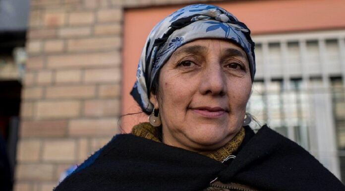 La madre de Jones Huala: “Mi hijo está preso por un montaje de los dos estados capitalistas y neoliberales”