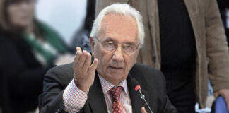 Héctor Recalde: “No creo que Alberto deje de ser peronista porque no cantó la marcha”