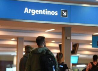 Fuertes criticas por la prohibición de comprar pasajes al exterior en cuotas: “Te quitan sueños”