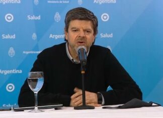 Vacunación: empieza la aplicación de terceras dosis a los mayores de 50 años que se dieron Sinopharm