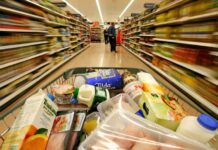 La inflación en noviembre fue del 2,5%, pero economistas advierten que “no hay nada que festejar”