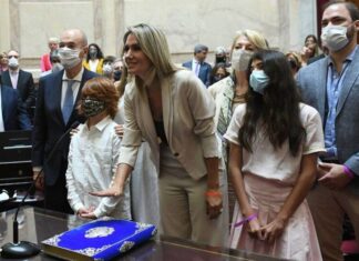 Carolina Losada: “Lo importante es no equivocarse en cosas como el rumbo del país”