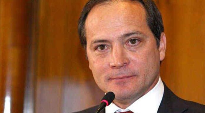 Camau Espínola: “El presidente tomó una decisión y nosotros como oficialismo tenemos que fortalecerlo”